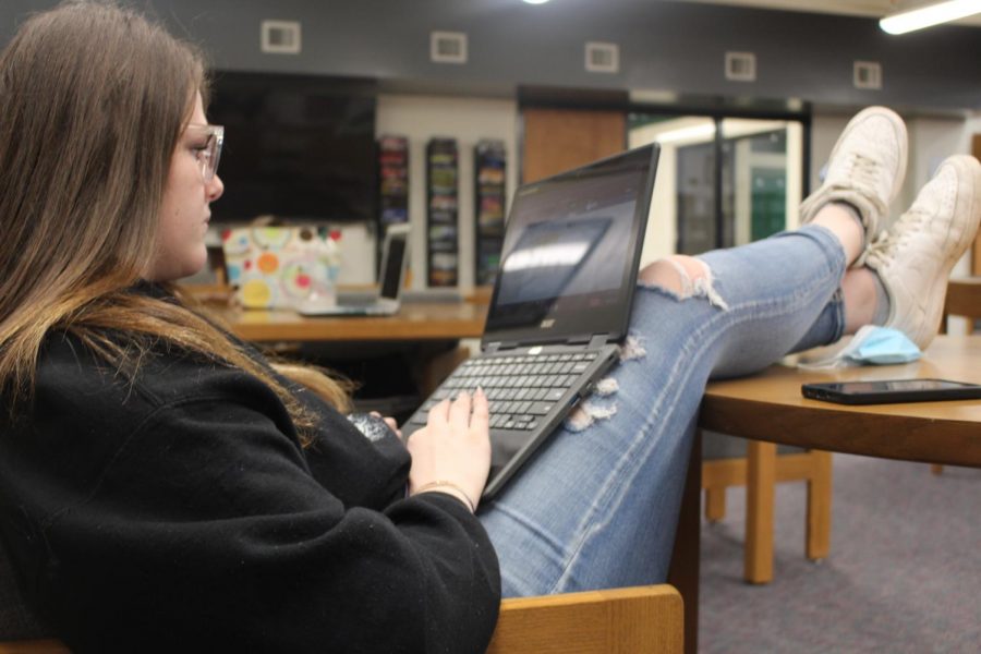 Sophomore Ashly Spry uses her independent study hour to work on weighted and dual credit classes Spry is enrolled in college algebra, psychology and public speaking.