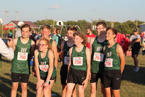 Cross country runners endure through season to find success