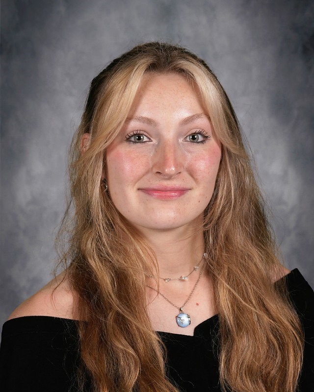 Senior Carly Price