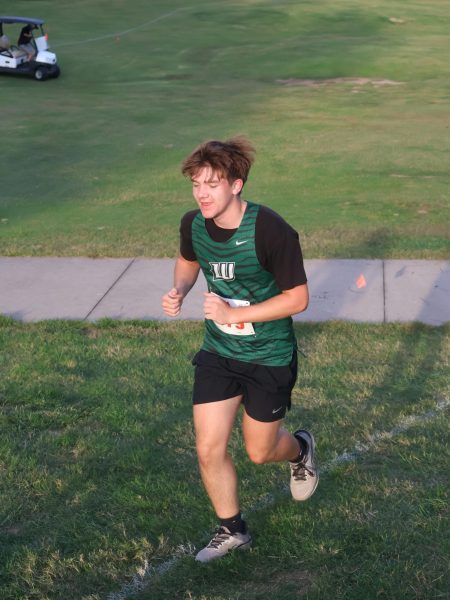 Sophomore Brody Boggs runs in the Sept. 30 Warsaw cross country meet. 